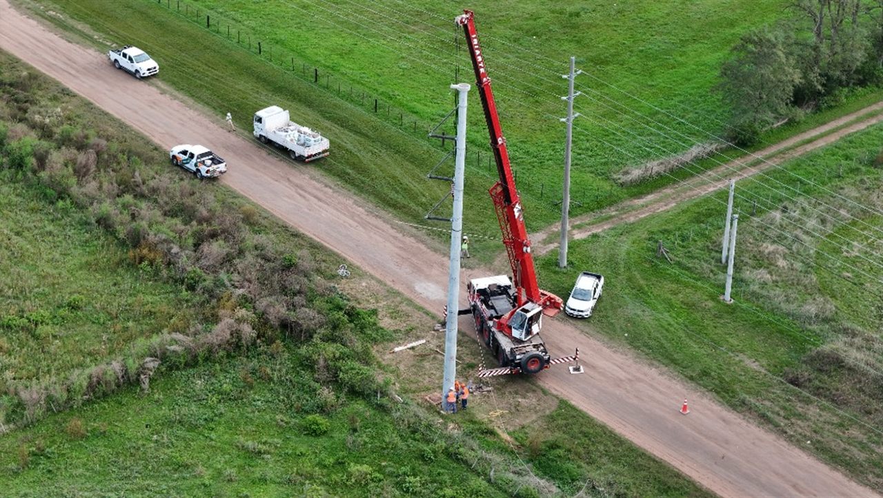 ALTEO DE LINEA EN 132KV LAS FLORES-ROSAS 2